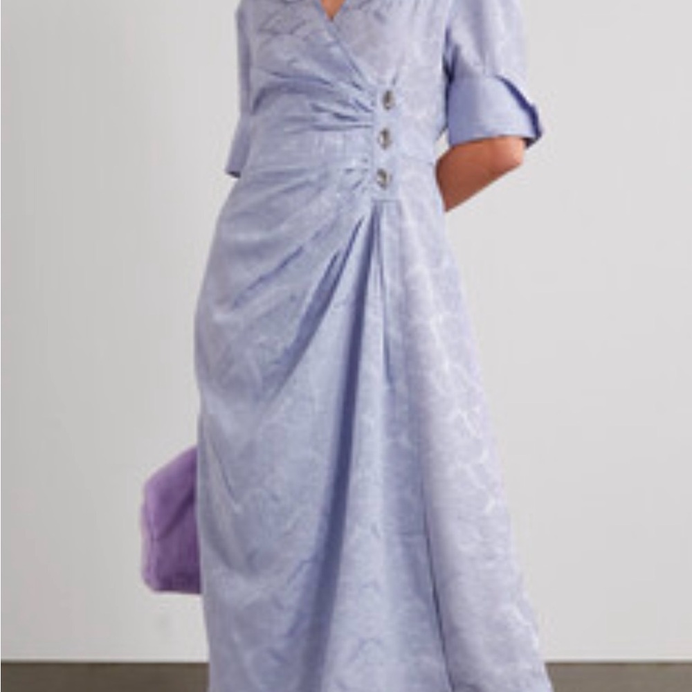 Stylish Lilac Dress with Button Accents